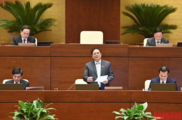 Thủ tướng Chính phủ Phạm Minh Chính trả lời chất vấn của các đại biểu Quốc hội. (Ảnh: ĐĂNG KHOA)