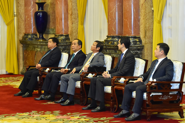 Đoàn đại biểu cấp cao nước Cộng hòa xã hội chủ nghĩa Việt Nam tại buổi tiếp.