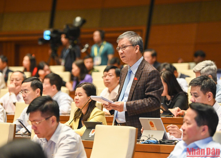 Đại biểu Nguyễn Anh Trí - Đoàn đại biểu Quốc hội thành phố Hà Nội. (Ảnh: DUY LINH)