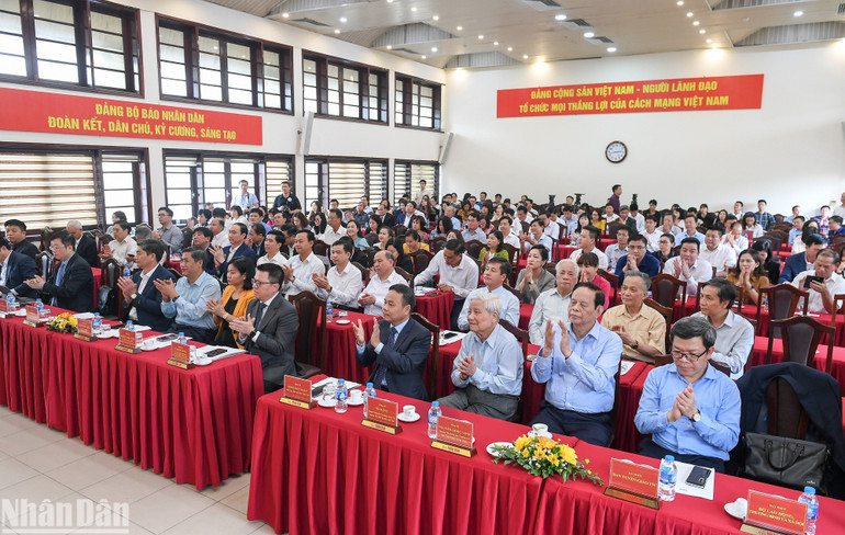 Các đại biểu tham dự Lễ ra mắt. (Ảnh: THÀNH ĐẠT) Các đại biểu tham dự Lễ ra mắt. (Ảnh: THÀNH ĐẠT)