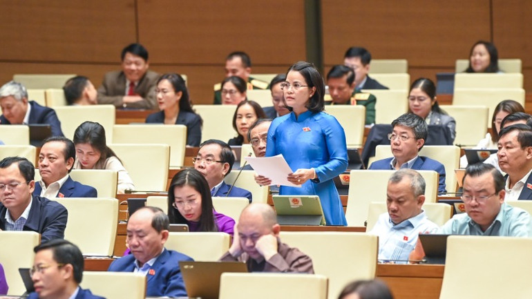 Đại biểu Nguyễn Hoàng Bảo Trân - Đoàn đại biểu Quốc hội tỉnh Bình Dương. (Ảnh: DUY LINH)