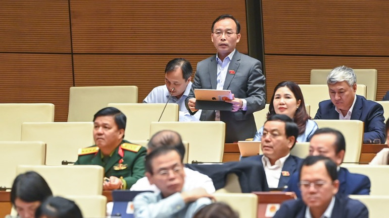 Đại biểu Trần Văn Tuấn - Đoàn đại biểu Quốc hội tỉnh Bắc Giang. (Ảnh: DUY LINH)