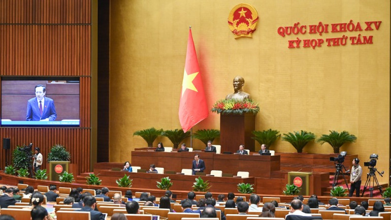 Bộ trưởng Lao động-Thương binh và Xã hội Đào Ngọc Dung giải trình, làm rõ một số vấn đề đại biểu Quốc hội nêu. (Ảnh: DUY LINH)