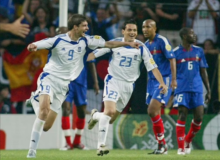 Hy Lạp làm Pháp choáng váng năm 2004. (Ảnh: EURO 2024) Hy Lạp làm Pháp choáng váng năm 2004. (Ảnh: EURO 2024)