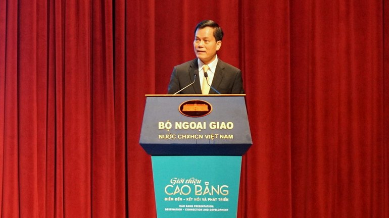 Thứ trưởng Ngoại giao Hà Kim Ngọc phát biểu tại hội nghị. (Ảnh: TRUNG HƯNG)