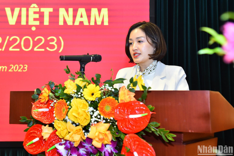 Đảng viên trẻ Nguyễn Thái Linh phát biểu ý kiến tại buổi lễ. (Ảnh: THỦY NGUYÊN)