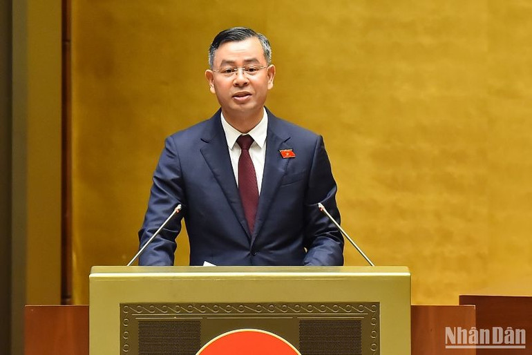 Tổng Kiểm toán Nhà nước Ngô Văn Tuấn báo cáo kiểm toán quyết toán ngân sách nhà nước năm 2021. (Ảnh: THỦY NGUYÊN)