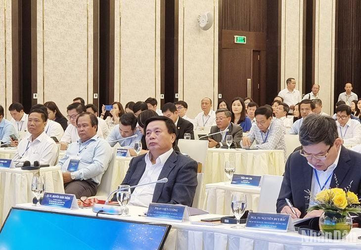 Các đại biểu dự Diễn đàn Phát triển địa phương 2022.