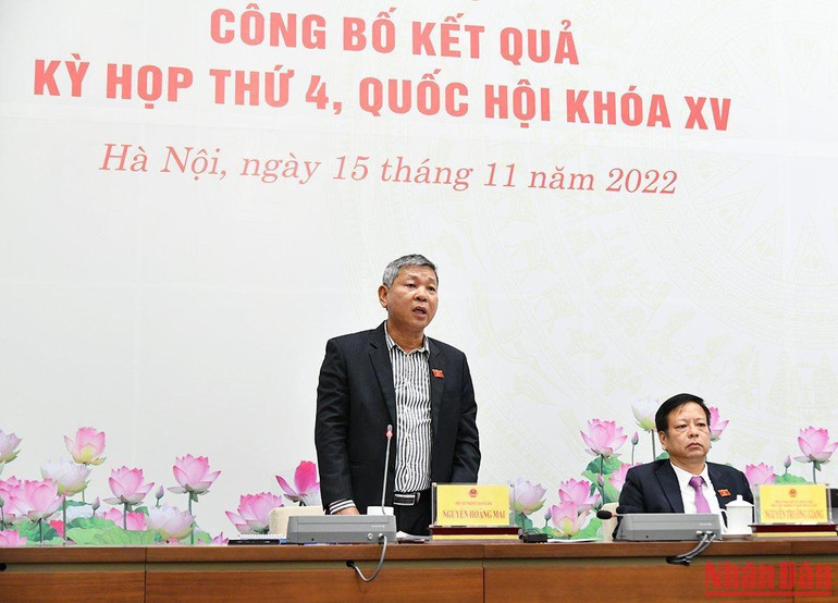 Phó Chủ nhiệm Ủy ban Xã hội của Quốc hội Nguyễn Hoàng Mai phát biểu tại họp báo công bố kết quả Kỳ họp thứ tư, Quốc hội khóa XV. (Ảnh: THỦY NGUYÊN)