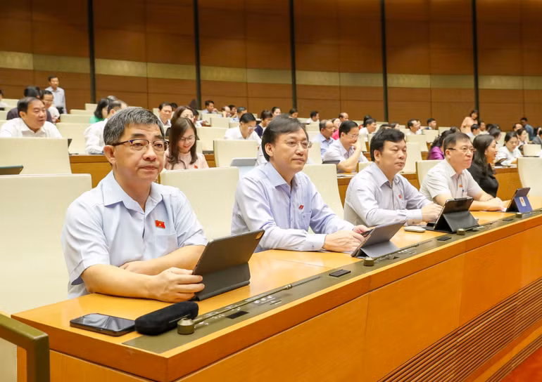 Các đại biểu Quốc hội tham dự phiên họp sáng 2/11. (Ảnh: DUY LINH)