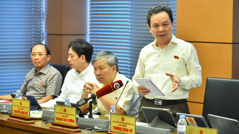 Đại biểu Hoàng Văn Cường (Hà Nội) phát biểu. (Ảnh: THỦY NGUYÊN)