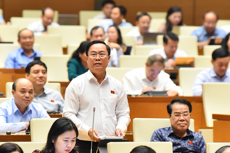 Đại biểu Nguyễn Quốc Hận - Đoàn đại biểu Quốc hội tỉnh Cà Mau. (Ảnh: THỦY NGUYÊN)