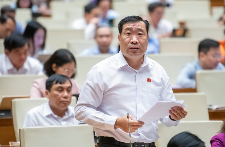 Đại biểu Thạch Phước Bình (Trà Vinh) phát biểu. (Ảnh: DUY LINH) Đại biểu Thạch Phước Bình (Trà Vinh) phát biểu. (Ảnh: DUY LINH)