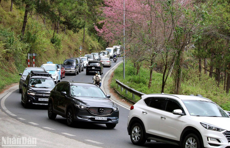 Đèo Prenn, cửa ngõ vào trung tâm Đà Lạt dịp Tết Nguyên đán 2023. Đèo Prenn, cửa ngõ vào trung tâm Đà Lạt dịp Tết Nguyên đán 2023.