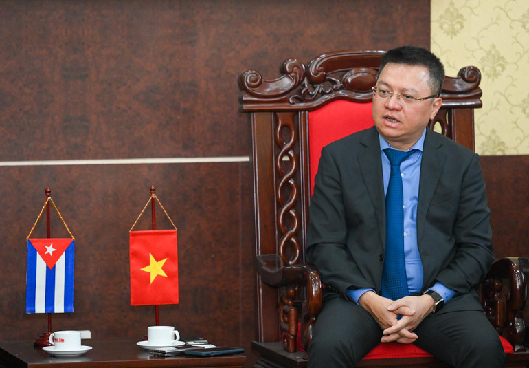 Tổng Biên tập Báo Nhân Dân Lê Quốc Minh phát biểu tại buổi tiếp. (Ảnh: DUY LINH)