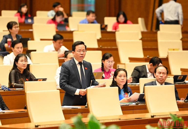 Đại biểu Lê Minh Nam - Đoàn đại biểu Quốc hội tỉnh Hậu Giang. Ảnh: DUY LINH