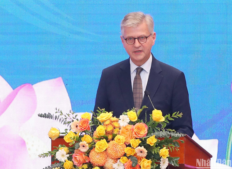 Phó Tổng Thư ký Liên hợp quốc Jean-Pierre Lacroix phát biểu tại hội nghị. Phó Tổng Thư ký Liên hợp quốc Jean-Pierre Lacroix phát biểu tại hội nghị.