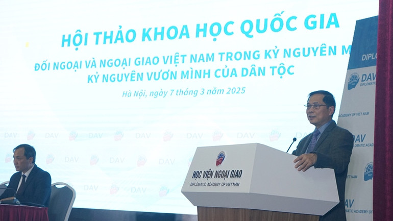 Phó Thủ tướng Chính phủ, Bộ trưởng Ngoại giao Bùi Thanh Sơn phát biểu. (Ảnh: TRUNG HƯNG)