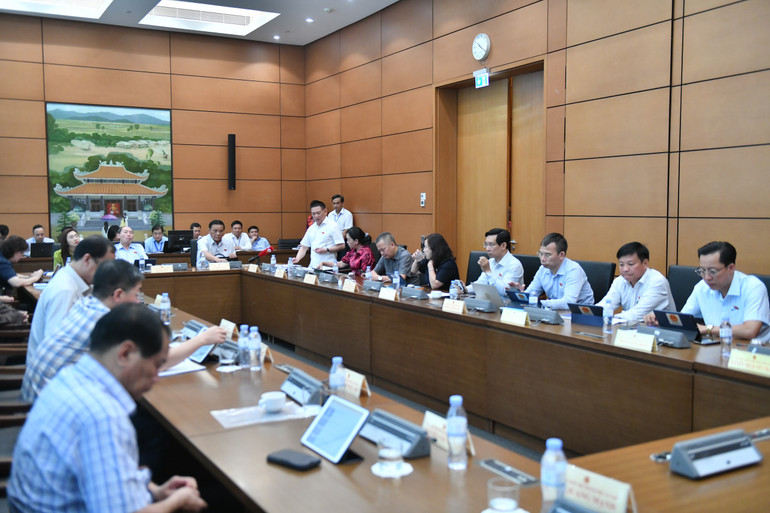 Quang cảnh phiên thảo luận Tổ 8 của Quốc hội sáng 23/5. (Ảnh: ĐĂNG KHOA)