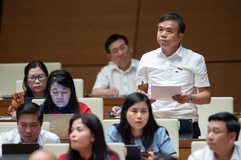 Đại biểu Nguyễn Tiến Nam - Đoàn đại biểu Quốc hội tỉnh Quảng Bình. (Ảnh: quochoi.vn)