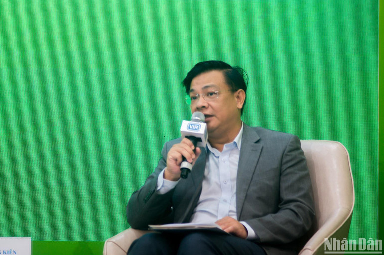 Ông Bùi Trung Kiên, Phó Chủ tịch Công ty cổ phần đầu tư CME Solar. (Ảnh: TRUNG HƯNG) Ông Bùi Trung Kiên, Phó Chủ tịch Công ty cổ phần đầu tư CME Solar. (Ảnh: TRUNG HƯNG)