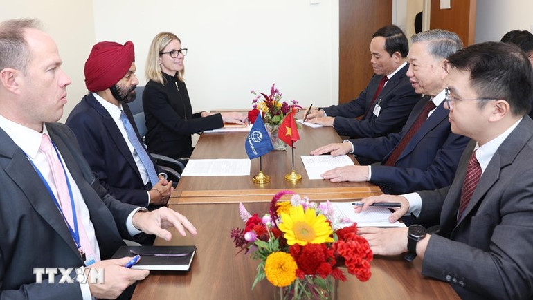 Tổng bí thư, Chủ tịch nước Tô Lâm tiếp Chủ tịch Ngân hàng Thế giới Ajay Banga. (Ảnh: TTXVN)