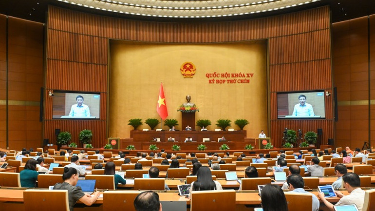 Quang cảnh phiên họp. (Ảnh: BÙI GIANG)