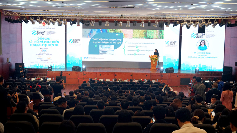 Toàn cảnh diễn đàn Kết nối và phát triển thương mại điện tử 2024. (Ảnh: TRUNG HƯNG)