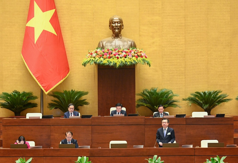 Bộ trưởng Xây dựng Nguyễn Thanh Nghị tiếp thu, giải trình, làm rõ một số vấn đề đại biểu Quốc hội nêu. (Ảnh: DUY LINH)