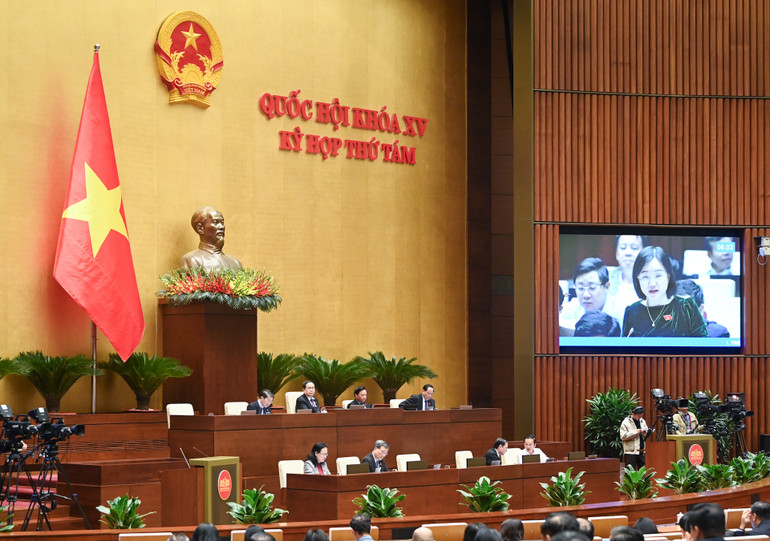 Quang cảnh phiên thảo luận của Quốc hội chiều 28/11. (Ảnh: DUY LINH)