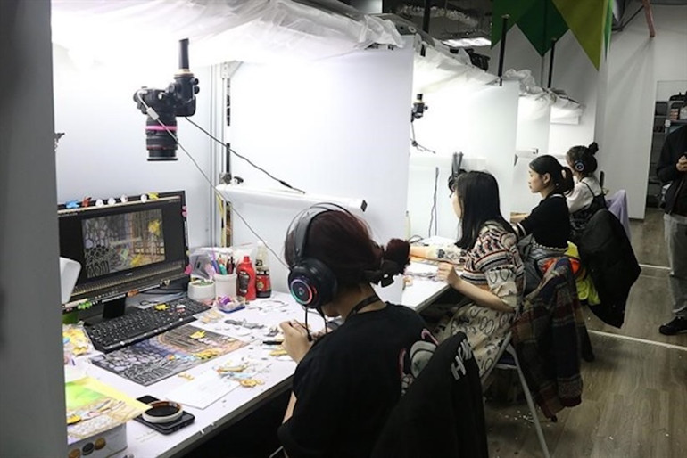 Series “Học làm búp bê giấy”(Doll Crafts) được thực hiện với công nghệ làm phim Paper Stopmotion.