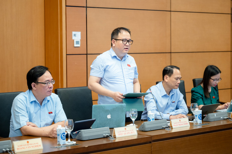 Đại biểu Phạm Trọng Nghĩa (Lạng Sơn) phát biểu.