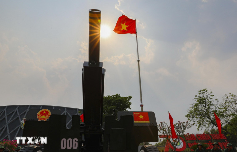 Pháo lễ 105mm đặt tại khuôn viên Bảo tàng Chiến thắng lịch sử Điện Biên Phủ.