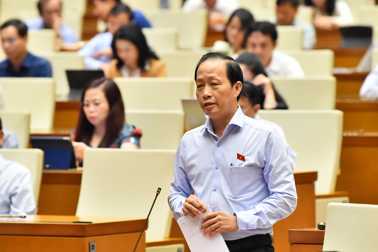 Đại biểu Nguyễn Trúc Sơn (Bến Tre) phát biểu. (Ảnh: THỦY NGUYÊN) Đại biểu Nguyễn Trúc Sơn (Bến Tre) phát biểu. (Ảnh: THỦY NGUYÊN)