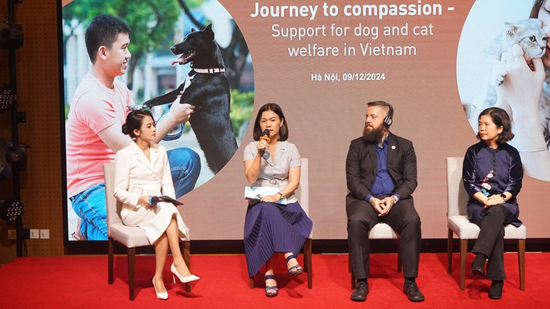 Đại diện Ủy ban nhân dân thành phố Hội An, bà Trần Thị Hồng Trang, Giám đốc Trung tâm Kỹ thuật nông nghiệp Hội An phát biểu. (Ảnh: TRUNG HƯNG)