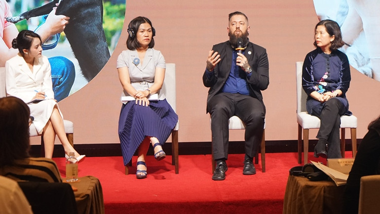 Ông Matt Backhouse, Trưởng Chương trình Chăm sóc động vật Đông Nam Á - FOUR PAWS International phát biểu. (Ảnh: TRUNG HƯNG)