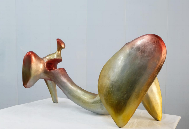 Trăng tròn - tác giả Cao Cường, chất liệu sơn mài trên composite.