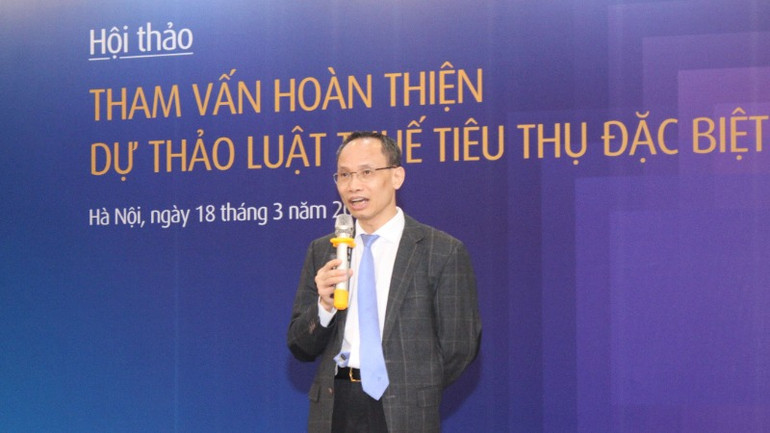 Tiến sĩ Cấn Văn Lực phát biểu. (Ảnh: TRUNG HƯNG) Tiến sĩ Cấn Văn Lực phát biểu. (Ảnh: TRUNG HƯNG)