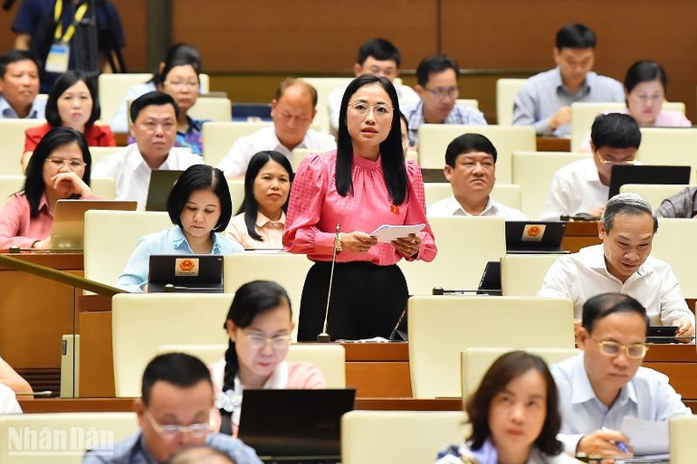 Đại biểu Trần Khánh Thu - Đoàn đại biểu Quốc hội tỉnh Thái Bình. (Ảnh: THỦY NGUYÊN)