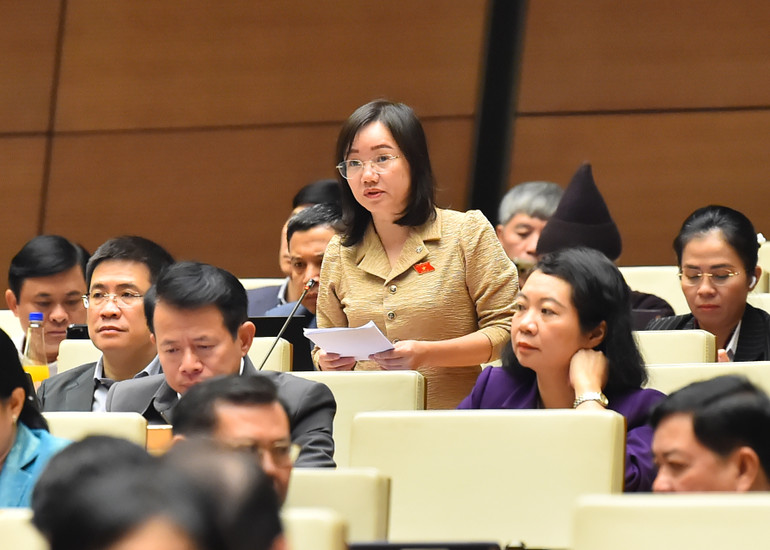 Đại biểu Thái Thị An Chung - Đoàn đại biểu Quốc hội tỉnh Nghệ An. (Ảnh: THỦY NGUYÊN) Đại biểu Thái Thị An Chung - Đoàn đại biểu Quốc hội tỉnh Nghệ An. (Ảnh: THỦY NGUYÊN)