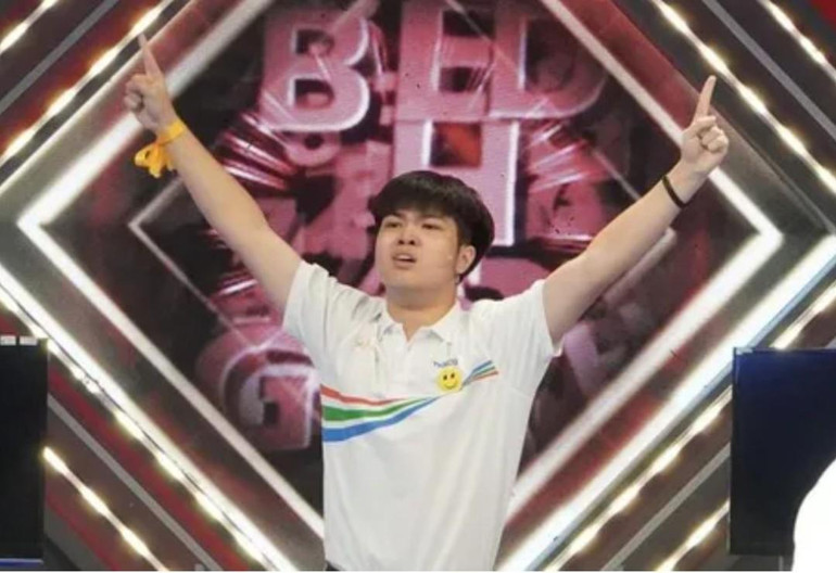 Giây phút Đặng Lê Nguyên Vũ (học sinh trường Trung học phổ thông Bắc Duyên Hà, tỉnh Thái Bình) kết thúc phần thi Về đích với điểm số 205 điểm. (Ảnh chụp màn hình) Giây phút Đặng Lê Nguyên Vũ (học sinh trường Trung học phổ thông Bắc Duyên Hà, tỉnh Thái Bình) kết thúc phần thi Về đích với điểm số 205 điểm. (Ảnh chụp màn hình)