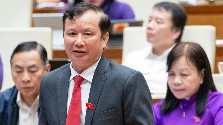 Đại biểu Quốc hội Lê Trường Lưu, Bí thư Tỉnh ủy, Trưởng Đoàn đại biểu Quốc hội tỉnh Thừa Thiên Huế. (Ảnh: quochoi.vn) Đại biểu Quốc hội Lê Trường Lưu, Bí thư Tỉnh ủy, Trưởng Đoàn đại biểu Quốc hội tỉnh Thừa Thiên Huế. (Ảnh: quochoi.vn)