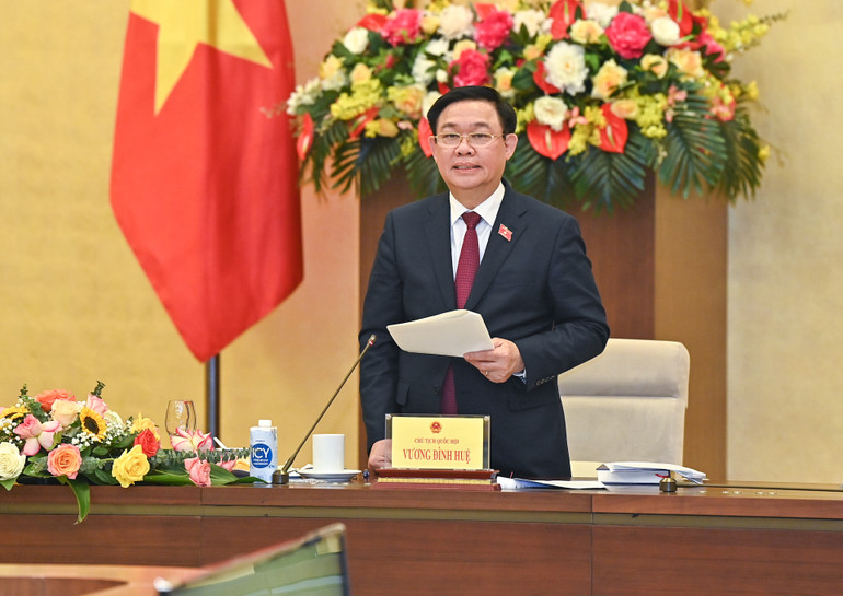 Chủ tịch Quốc hội Vương Đình Huệ phát biểu kết luận hội nghị.