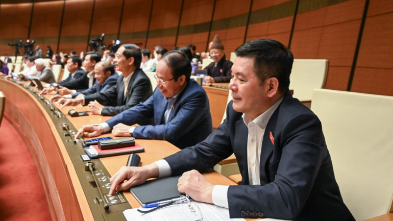 Quốc hội thông qua Nghị quyết về tổ chức chính quyền đô thị tại thành phố Hải Phòng. (Ảnh: DUY LINH)