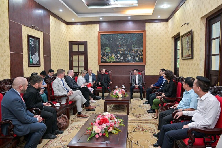 Quang cảnh buổi làm việc. (Ảnh: THẾ ĐẠI)