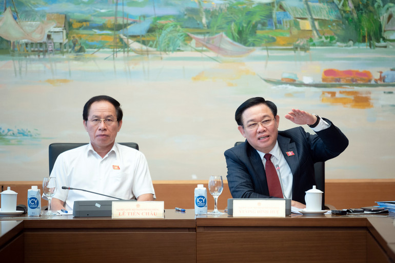 Chủ tịch Quốc hội Vương Đình Huệ phát biểu. (Ảnh: DUY LINH)