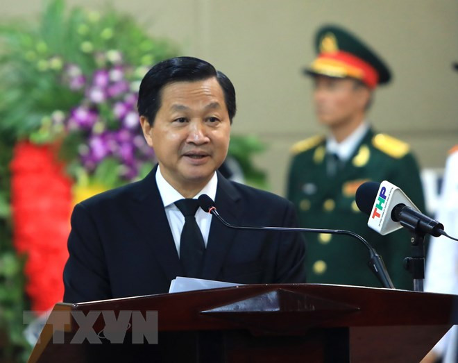 Đồng chí Lê Minh Khái, Bí thư Trung ương Đảng, Phó Thủ tướng, Trưởng Ban Lễ tang đọc điếu văn tại Lễ Truy điệu Phó Thủ tướng Lê Văn Thành. (Ảnh: TTXVN) Đồng chí Lê Minh Khái, Bí thư Trung ương Đảng, Phó Thủ tướng, Trưởng Ban Lễ tang đọc điếu văn tại Lễ Truy điệu Phó Thủ tướng Lê Văn Thành. (Ảnh: TTXVN)