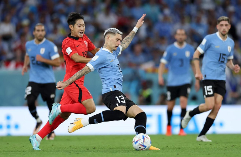 Trận đấu diễn ra khá hấp dẫn song không có bàn thắng nào được ghi. (Ảnh: FIFA)