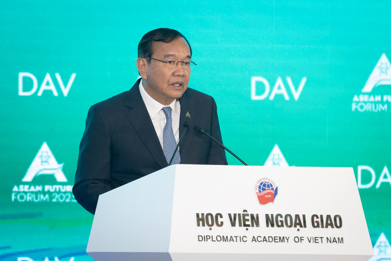 Phó Thủ tướng, Bộ trưởng Ngoại giao và Hợp tác quốc tế Campuchia Prak Sokhonn phát biểu. (Ảnh: SƠN TÙNG) Phó Thủ tướng, Bộ trưởng Ngoại giao và Hợp tác quốc tế Campuchia Prak Sokhonn phát biểu. (Ảnh: SƠN TÙNG)