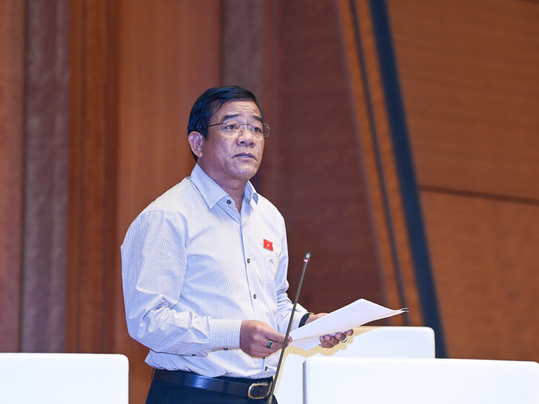 Đại biểu K'Nhiễu - Đoàn đại biểu Quốc hội tỉnh Lâm Đồng. (Ảnh: DUY LINH)